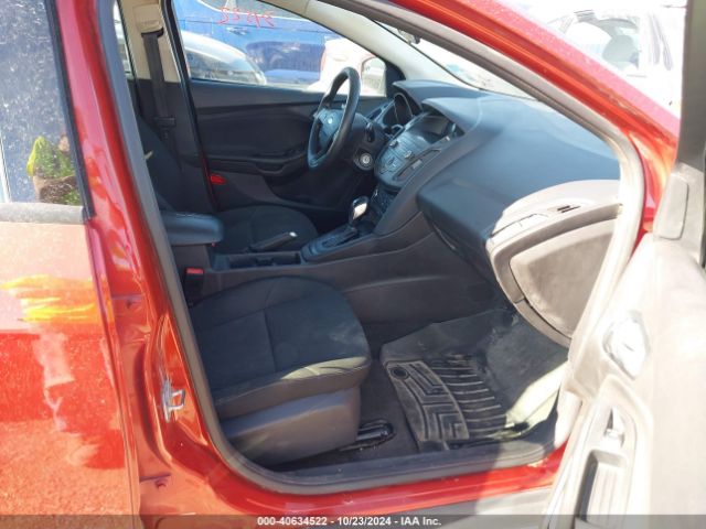 1FADP3K27JL322105 Ford FOCUS SE