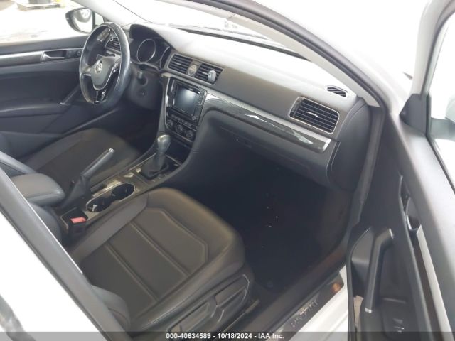 1VWGT7A33HC076827 Volkswagen Passat 1.8t Se