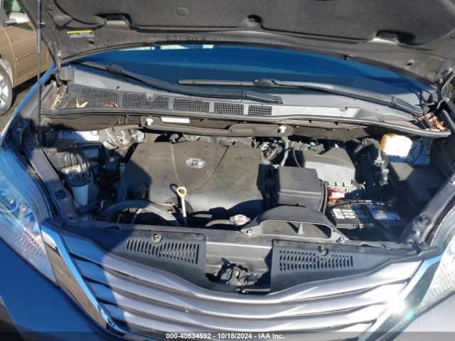 5TDYZ3DC4HS886928 Toyota Sienna Xle 8 Passenger