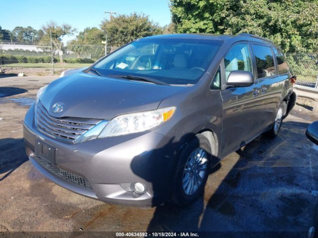 5TDYZ3DC4HS886928 Toyota Sienna Xle 8 Passenger