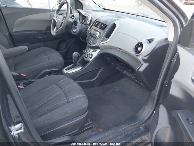 Chevrolet Sonic Lt Auto 2015 1G1JC5SH2F4209472 Image 5