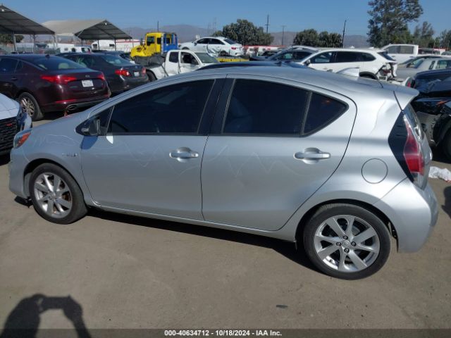 JTDKDTB35F1095874 Toyota Prius C Four
