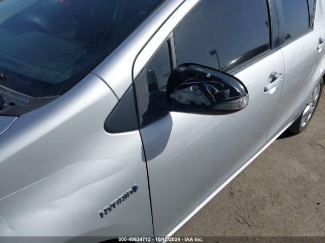 JTDKDTB35F1095874 Toyota Prius C Four