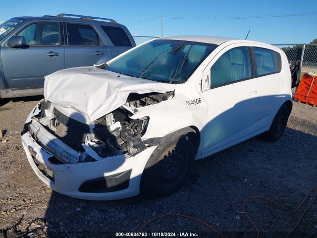 Chevrolet Sonic Ls Auto 2016 1G1JA6SH9G4124058 Image 2