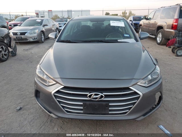 Hyundai ELANTRA SE 2018 5NPD74LF0JH390686 Image 12
