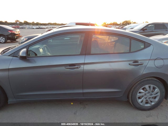 Hyundai ELANTRA SE 2018 5NPD74LF0JH390686 Image 14