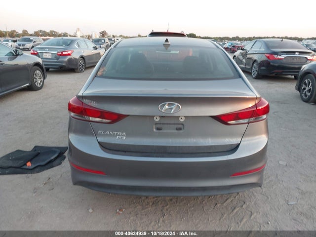 Hyundai ELANTRA SE 2018 5NPD74LF0JH390686 Image 16