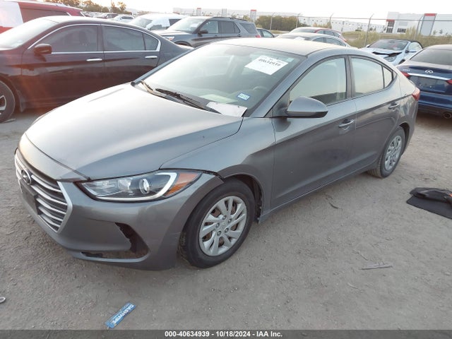 Hyundai ELANTRA SE 2018 5NPD74LF0JH390686 Image 2