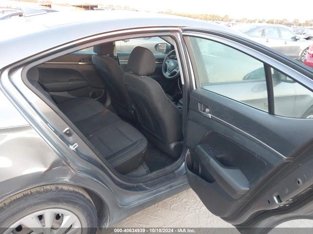Hyundai ELANTRA SE 2018 5NPD74LF0JH390686 Image 8