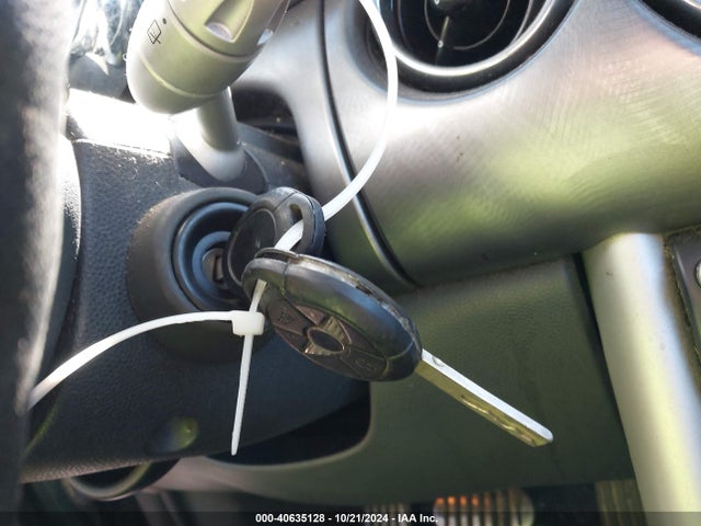 2005 MINI COOPER S WMWRE33475TG95706 Photo 10