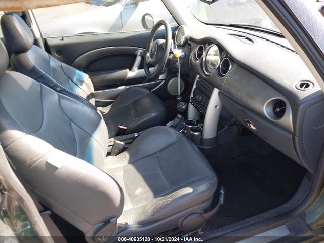 2005 MINI COOPER S WMWRE33475TG95706 Photo 4