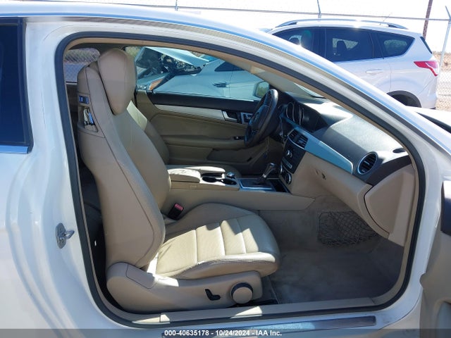 WDDGJ4HB6EG261730 Mercedes-Benz C 250
