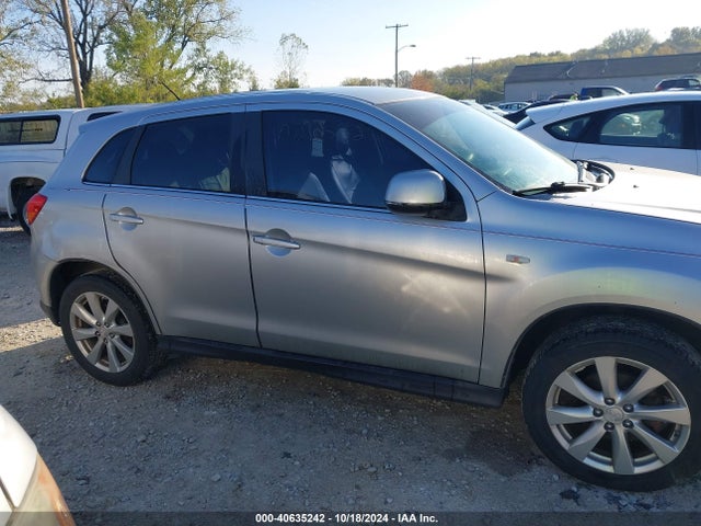 4A4AR4AUXFE014236 Mitsubishi Outlander Sport Se