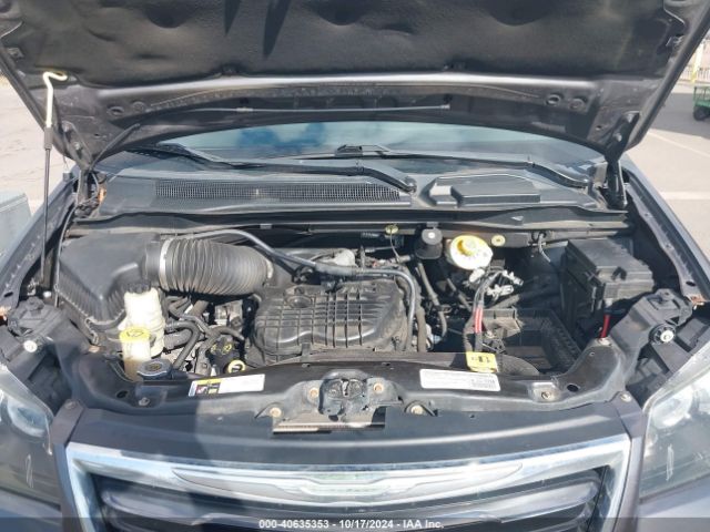 2C4RC1HG4FR572810 Chrysler Town & Country S