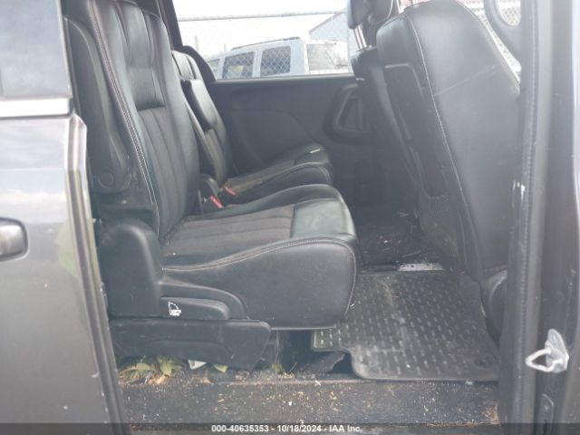 2C4RC1HG4FR572810 Chrysler Town & Country S