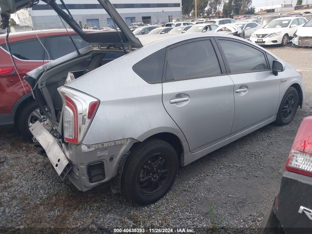 JTDKN3DU4F1990050 Toyota Prius Three