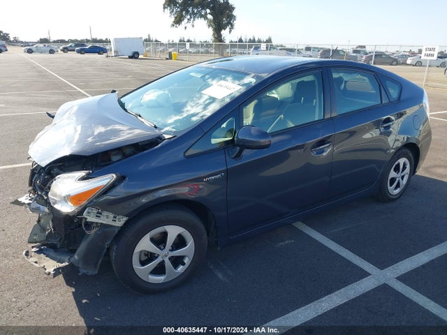 Toyota Prius Two 2015 JTDKN3DU1F1979698 Image 2