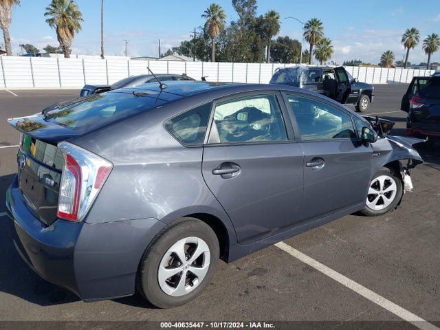 Toyota Prius Two 2015 JTDKN3DU1F1979698 Image 4