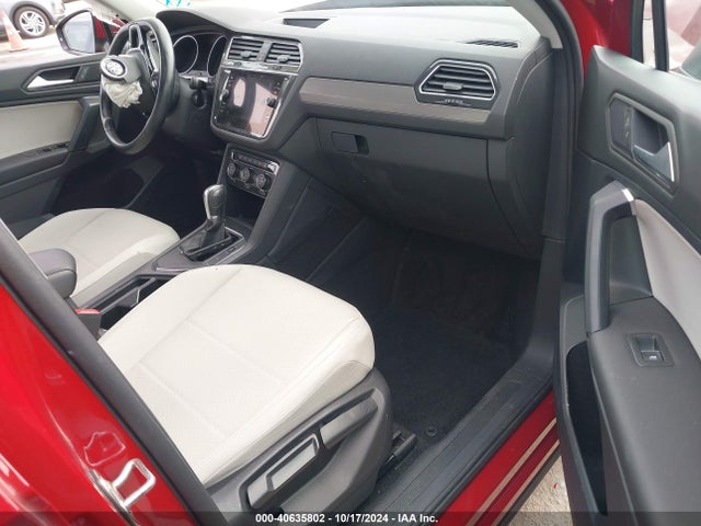 3VV3B7AX6KM074911 Volkswagen Tiguan