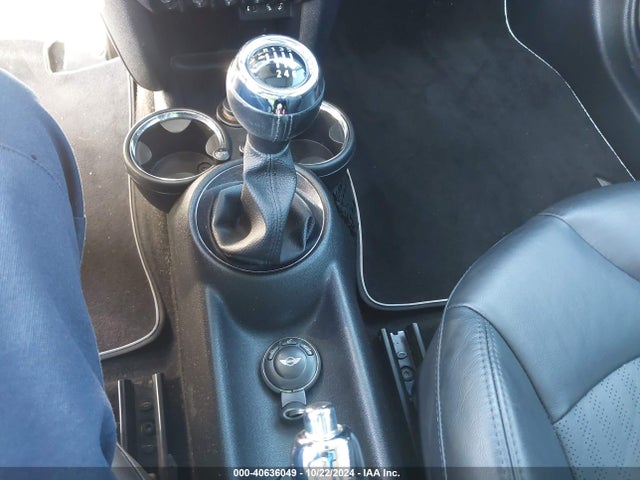 2011 MINI COOPER S WMWSV3C56BTY20259 Photo 10