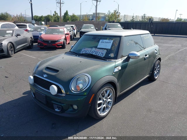 2011 MINI COOPER S WMWSV3C56BTY20259 Photo 1