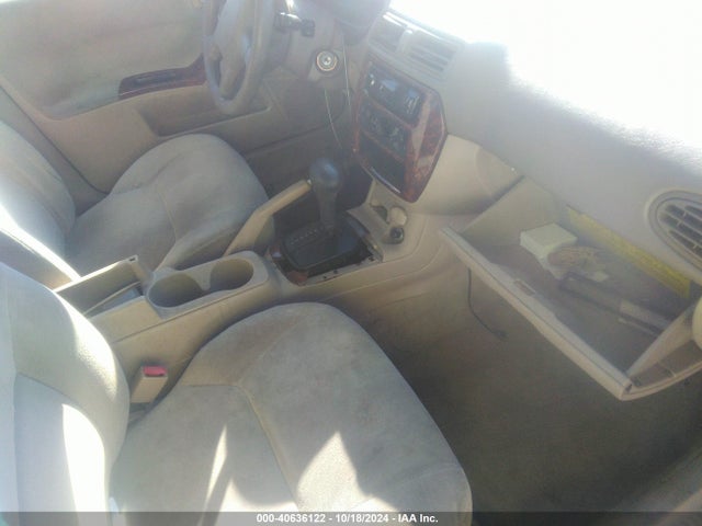 2001 MITSUBISHI GALANT 4A3AA46G71E120019 Photo 4