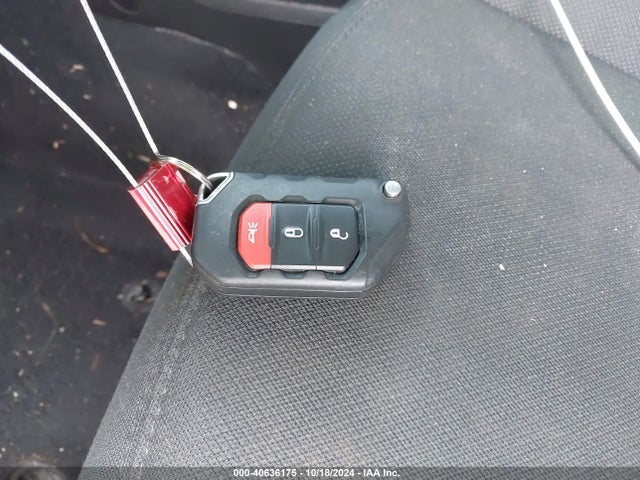 1C4HJXEN5JW232458 Jeep Wrangler Unlimited Sahara 4x4
