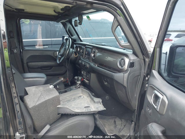 1C4HJXEN5JW232458 Jeep Wrangler Unlimited Sahara 4x4