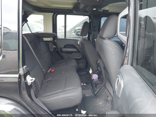 1C4HJXEN5JW232458 Jeep Wrangler Unlimited Sahara 4x4