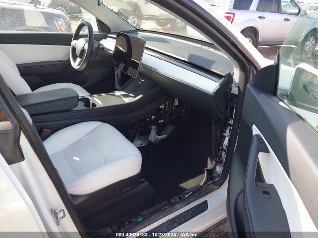 2022 TESLA MODEL Y 7SAYGDEE5NF353422 Photo 4