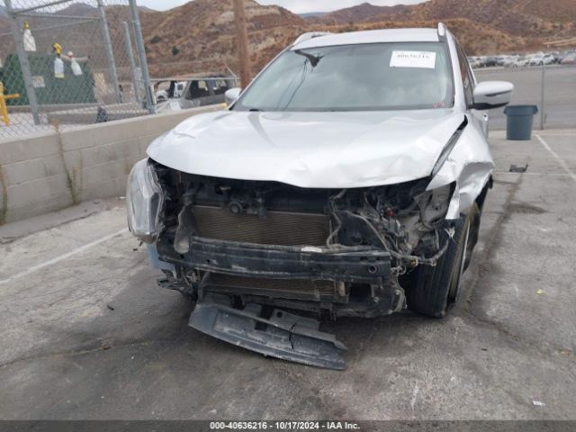 KNMAT2MT6GP646432 Nissan ROGUE SV