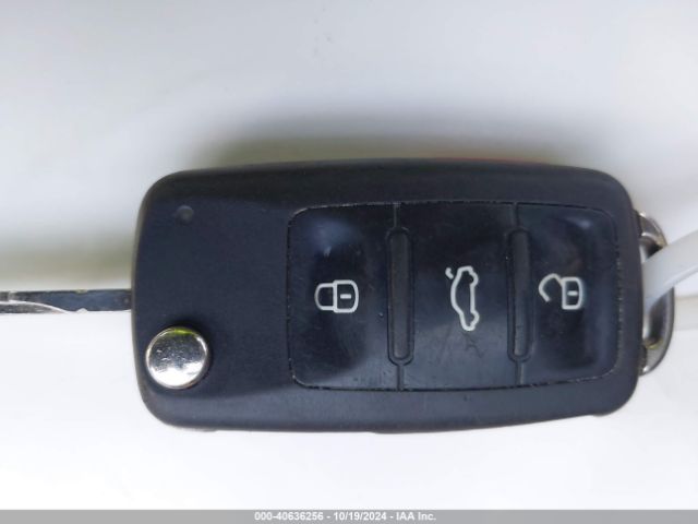 1VWAA7A36JC009866 Volkswagen Passat 2.0t R-line/2.0t S