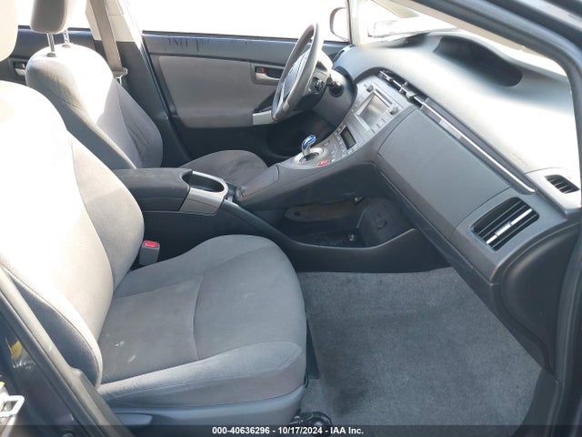 JTDKN3DU8F1887777 Toyota Prius