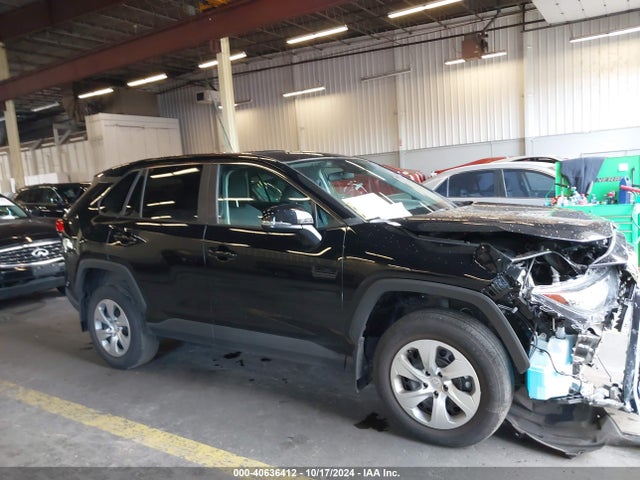 2T3G1RFV4NC283266 Toyota RAV4 LE