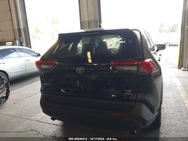 2T3G1RFV4NC283266 Toyota RAV4 LE