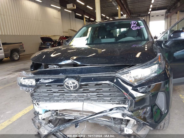 2T3G1RFV4NC283266 Toyota RAV4 LE