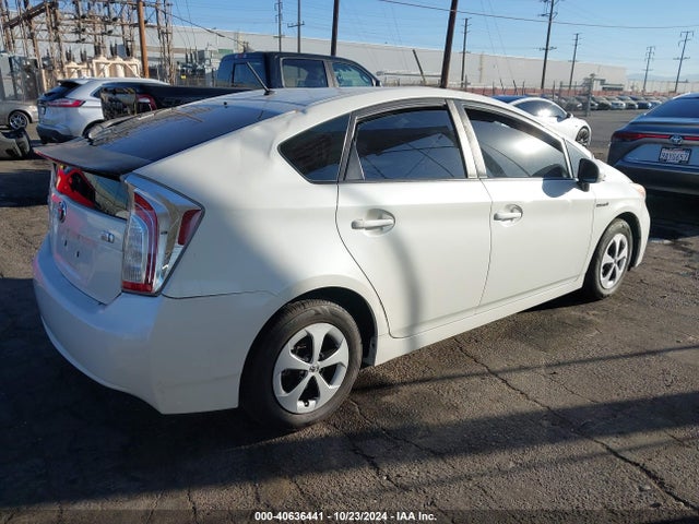 Toyota Prius Two 2015 JTDKN3DU7F0472357 Image 4