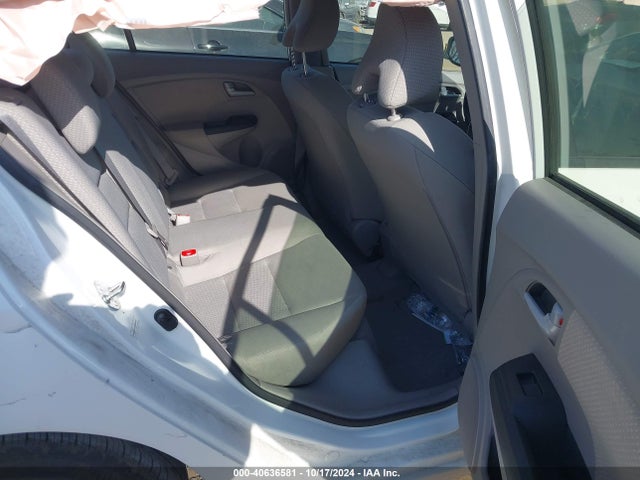 Honda Insight 2014 JHMZE2H33ES002970 Image 8