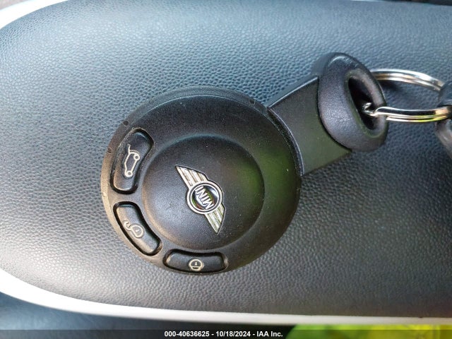 2009 MINI COOPER S CLUBMAN WMWMM33589TP93278 Photo 10