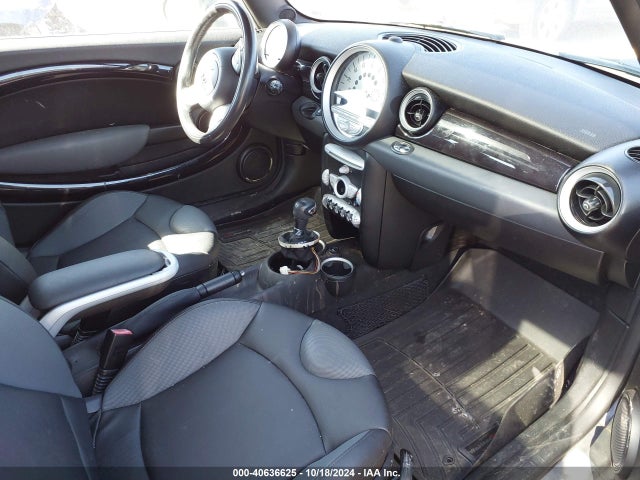 2009 MINI COOPER S CLUBMAN WMWMM33589TP93278 Photo 4