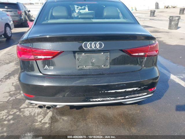 WAUAUGFF6KA067807 Audi A3 40 Premium/40 Titanium Premium