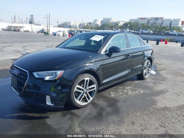 WAUAUGFF6KA067807 Audi A3 40 Premium/40 Titanium Premium