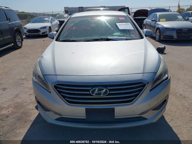 Продажа на аукционе авто 2015 Hyundai Sonata Se, vin: 5NPE24AF8FH045855, номер лота: 40636702