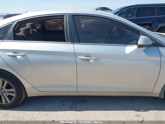 Продажа на аукционе авто 2015 Hyundai Sonata Se, vin: 5NPE24AF8FH045855, номер лота: 40636702