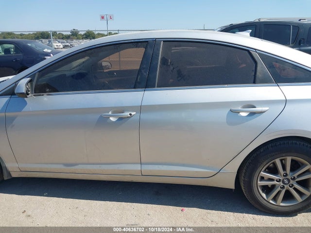 Продажа на аукционе авто 2015 Hyundai Sonata Se, vin: 5NPE24AF8FH045855, номер лота: 40636702