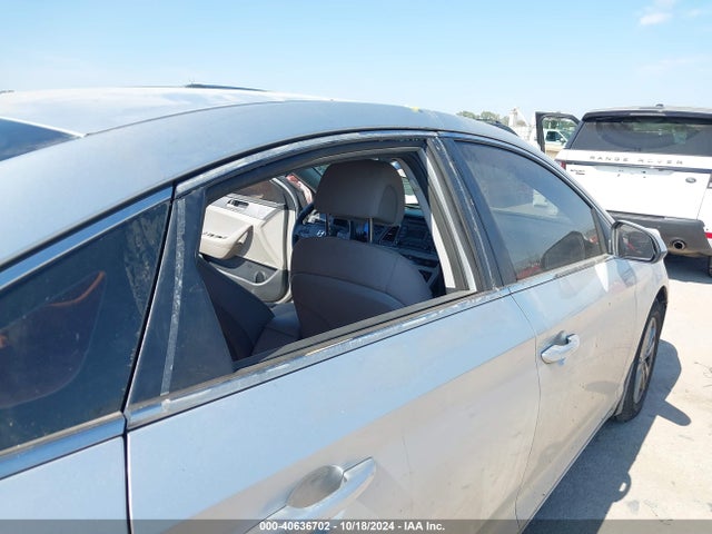Продажа на аукционе авто 2015 Hyundai Sonata Se, vin: 5NPE24AF8FH045855, номер лота: 40636702
