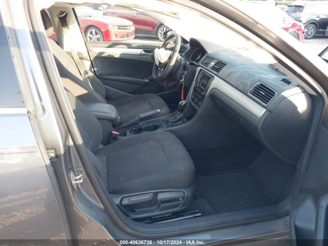 1VWAS7A32GC006825 Volkswagen Passat 1.8t S