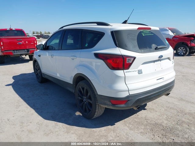 Ford ESCAPE SE 2019 1FMCU0GDXKUB34550 Image 3