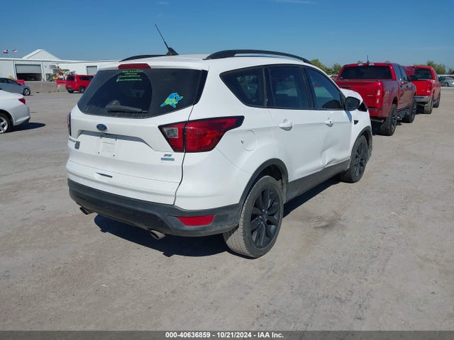 Ford ESCAPE SE 2019 1FMCU0GDXKUB34550 Image 4