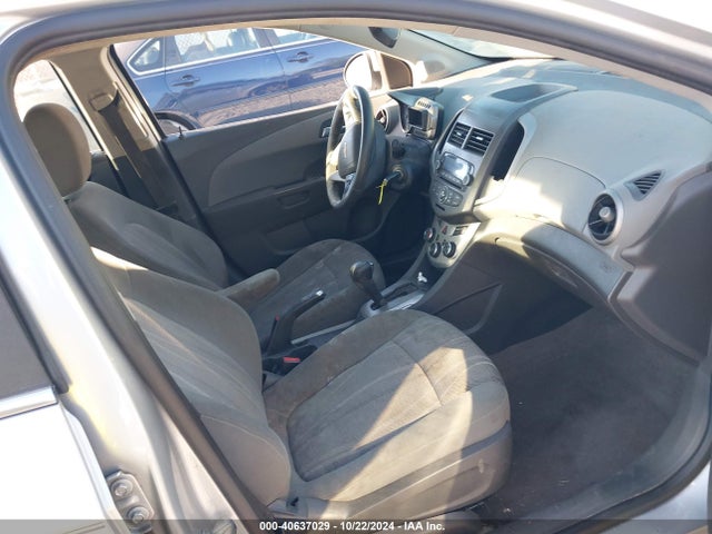 Chevrolet Sonic Lt Auto 2015 1G1JC6SH3F4139129 Image 5